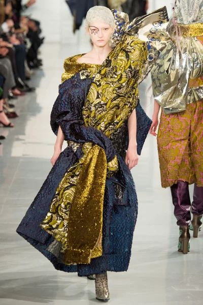 Look 24